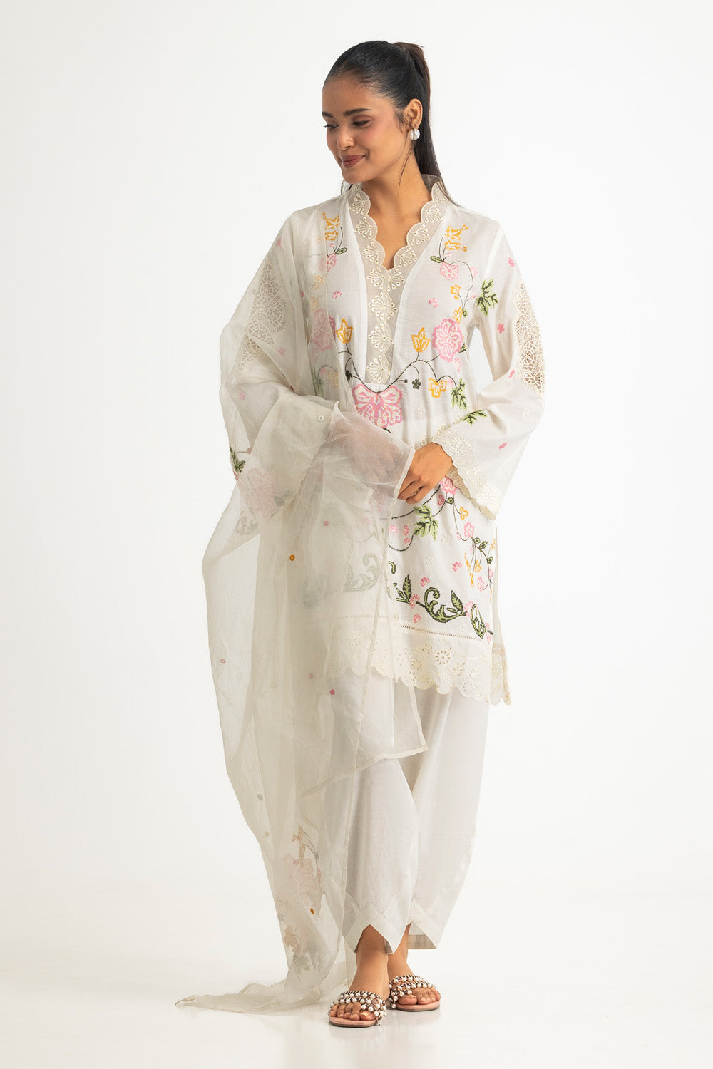 UAE-3PC Karandi Embroidered Suit