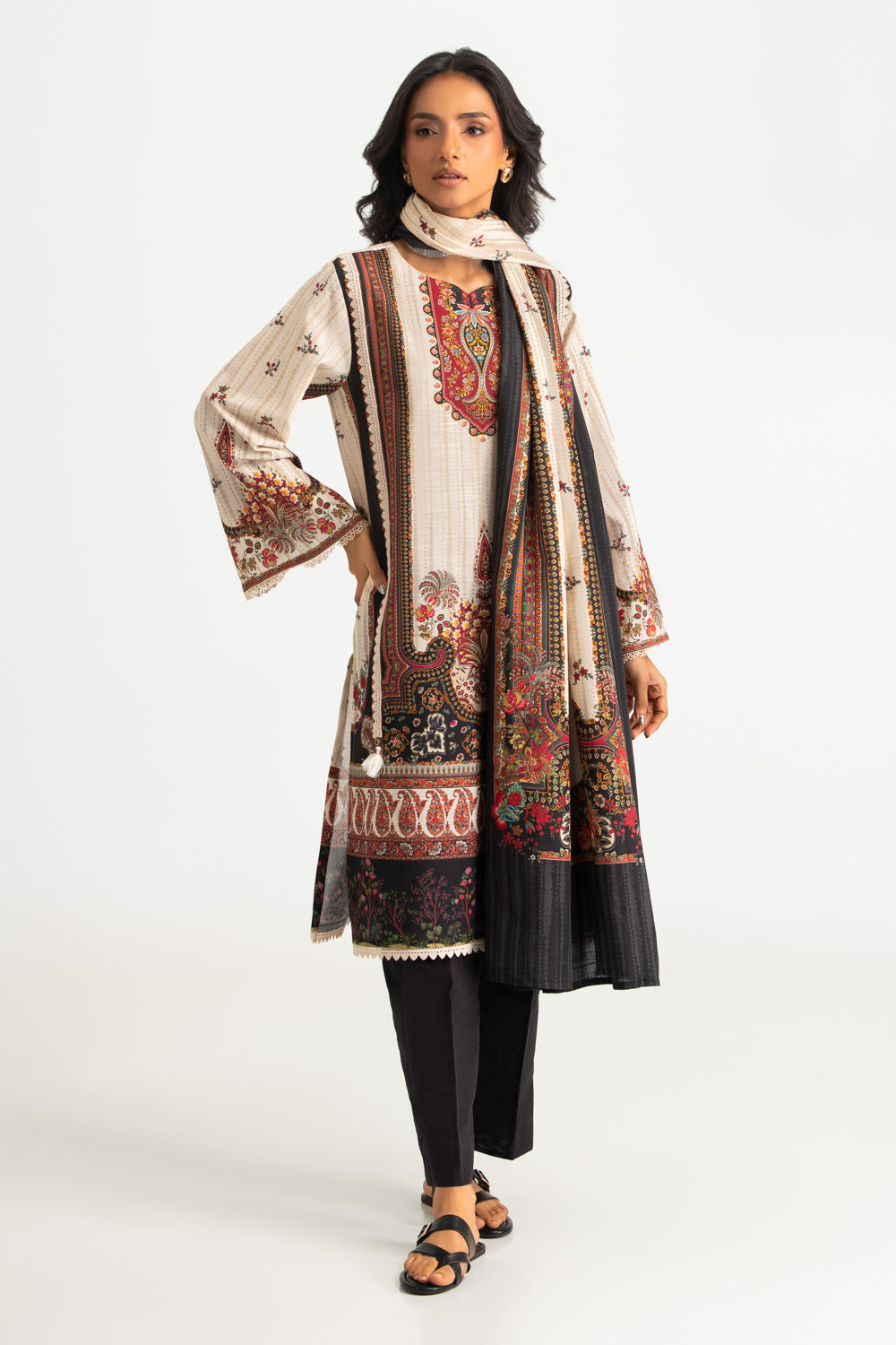 UAE-3PC Khaddar Printed Suit