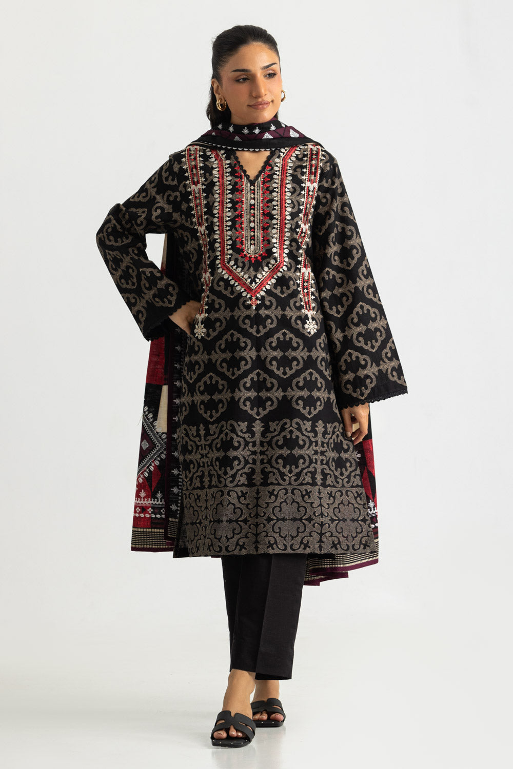 UAE-3PC Khaddar Slub Printed Suit With Embroidered