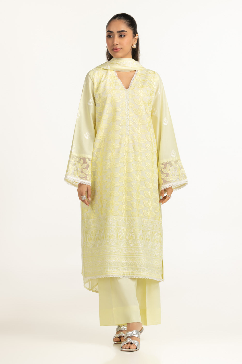 UAE-3PC Lawn Embroidered Suit IUSTKSD-1086