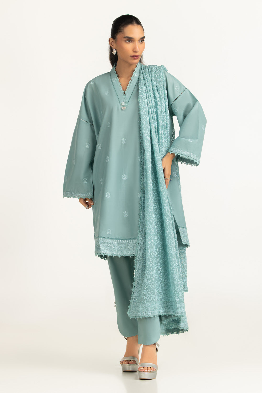 UAE- 3PC Lawn Embroidered Suit