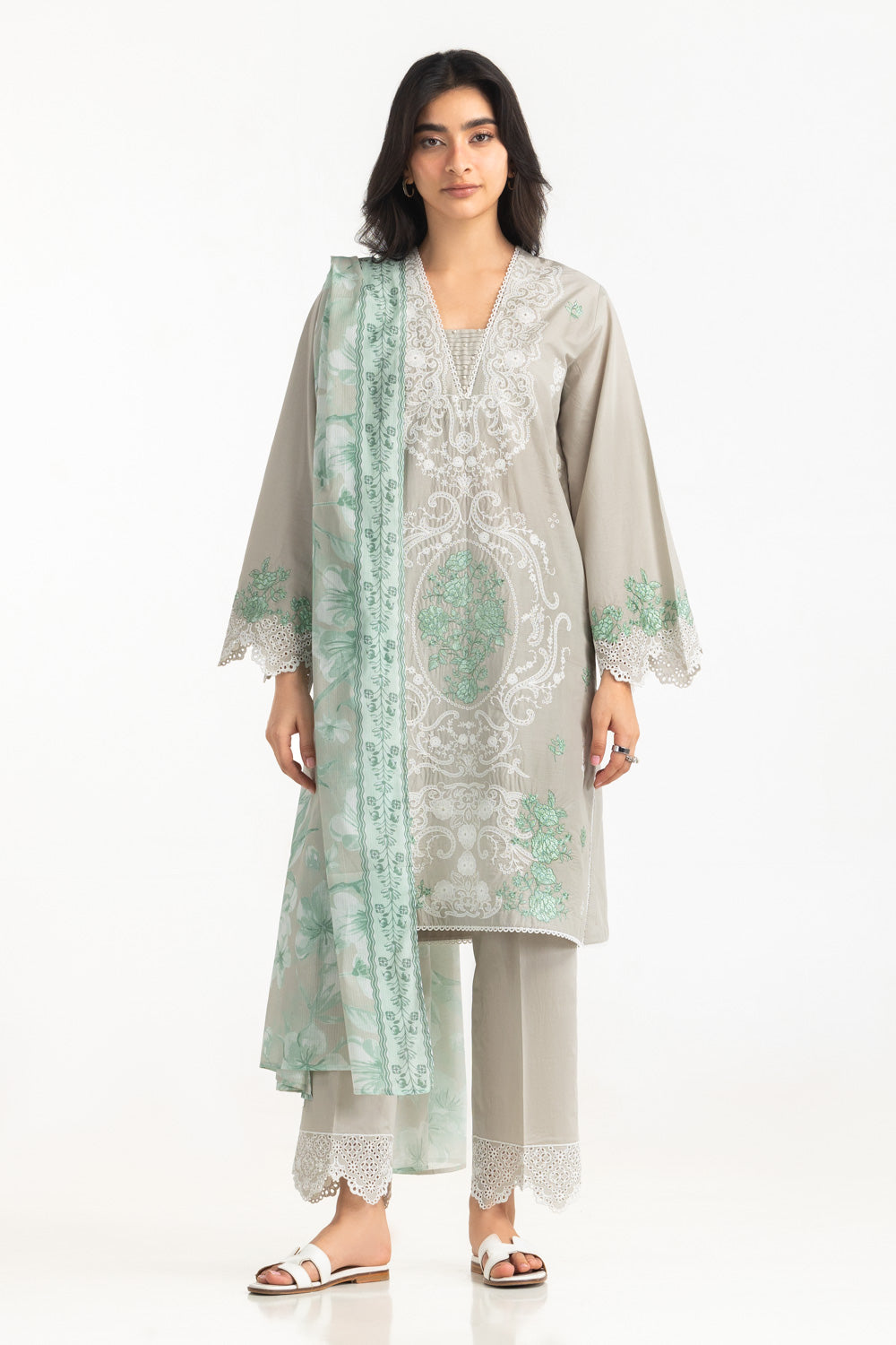 UAE- 3PC Lawn Embroidered Suit