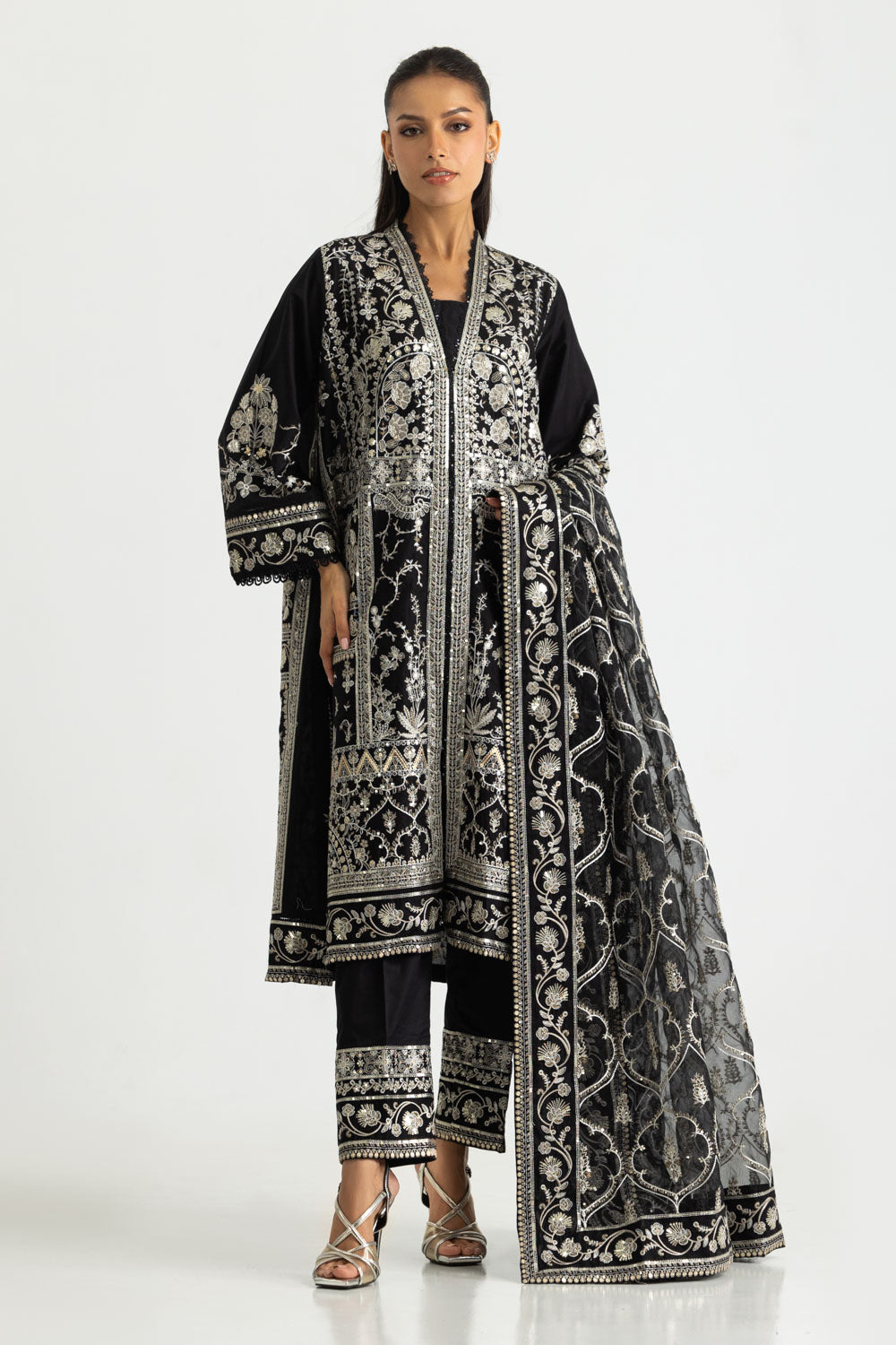 UAE-3PC Lawn Embroidered Suit