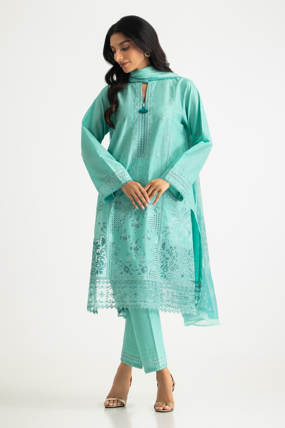 UAE-3PC Lawn Embroidered Suit With Chiffon Printed Dupatta