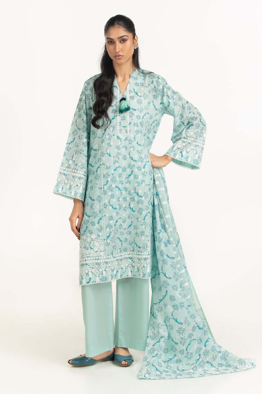 UAE-3PC Lawn Lacquer Printed Suit IUSTKSD-2010