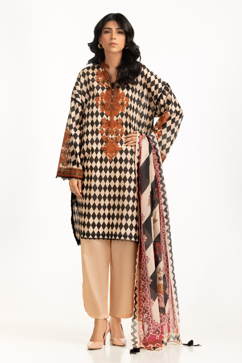 UAE-3PC Lawn Printed Suit