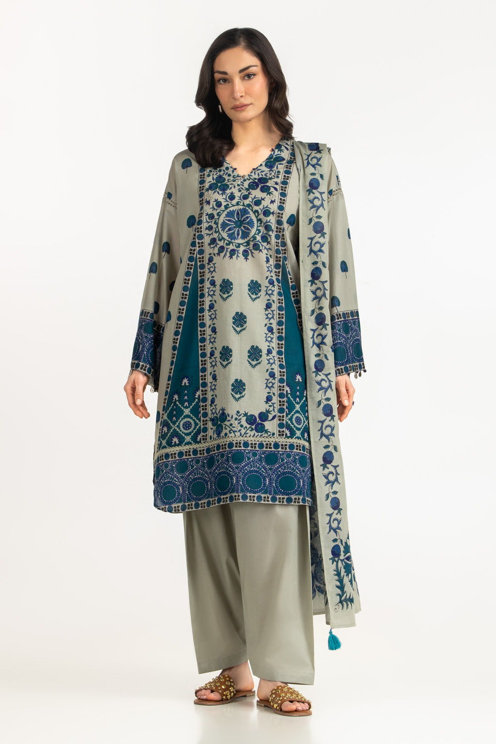 UAE-3PC Lawn Printed Suit IUSTKSD-2139