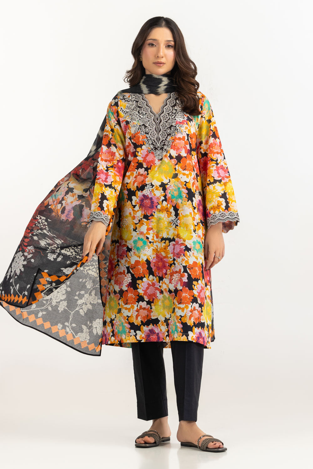 UAE-3PC Lawn Printed Suit With Embroidered IUSTKSD-2305