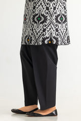 UAE- 3PC Lawn Printed Suit With Embroidered