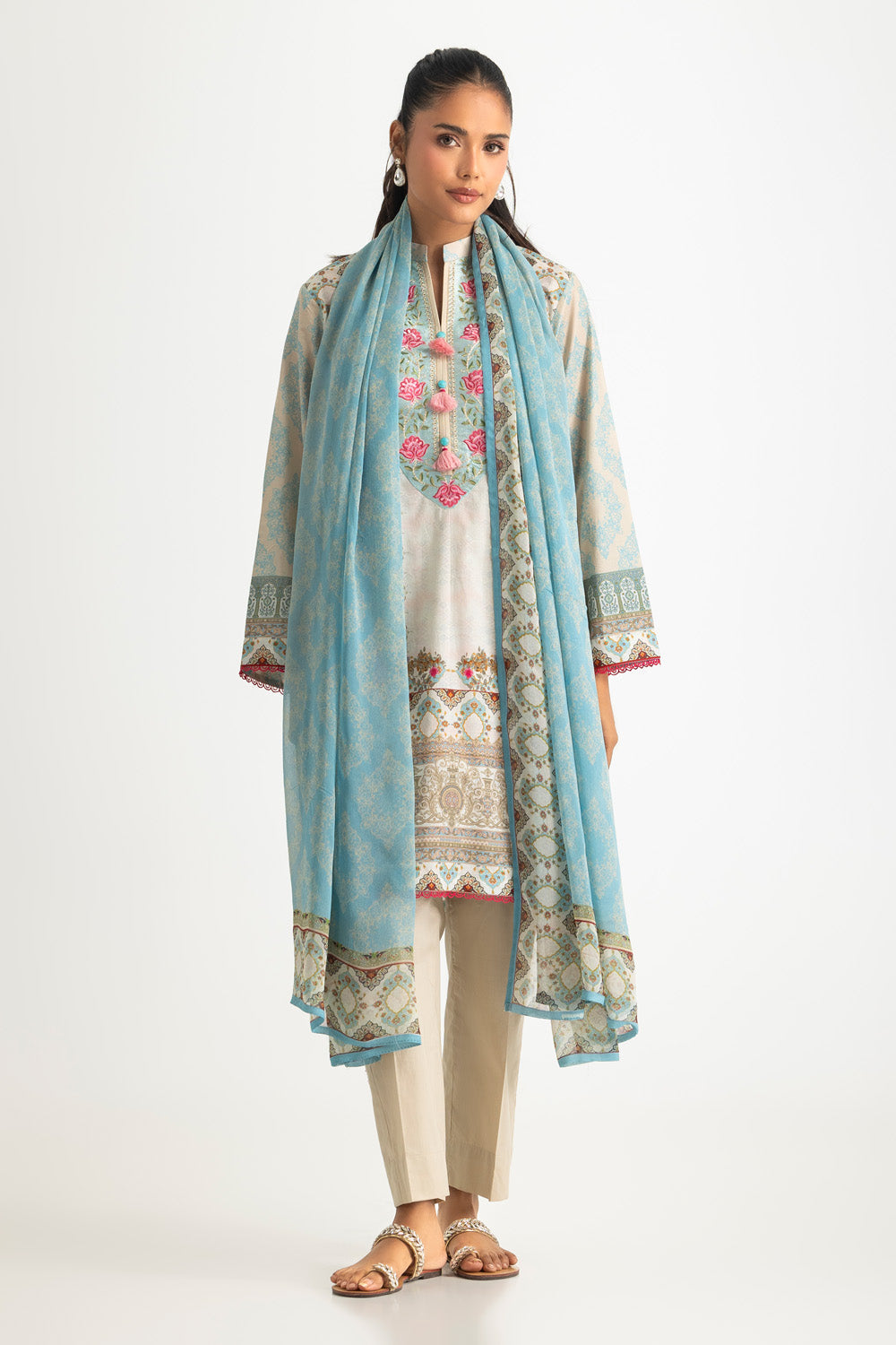 UAE-3PC Lawn Printed Suit With Embroidered