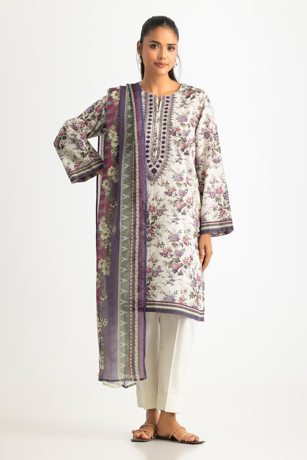 UAE-3PC Lawn Printed Suit With Embroidered