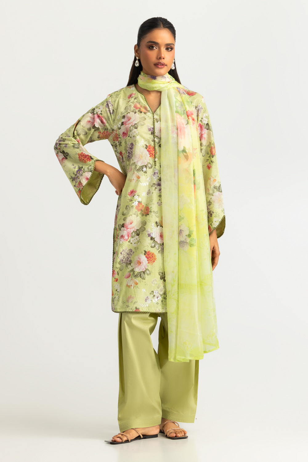 UAE- 3PC Lawn Printed Suit With Embroidered
