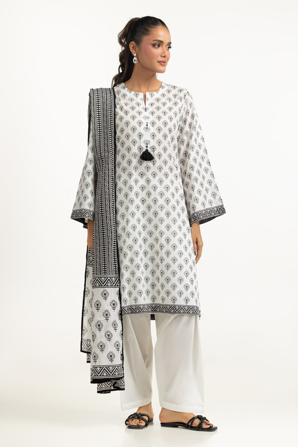 UAE-3PC Printed Lawn Suit IUSTKSD-1317