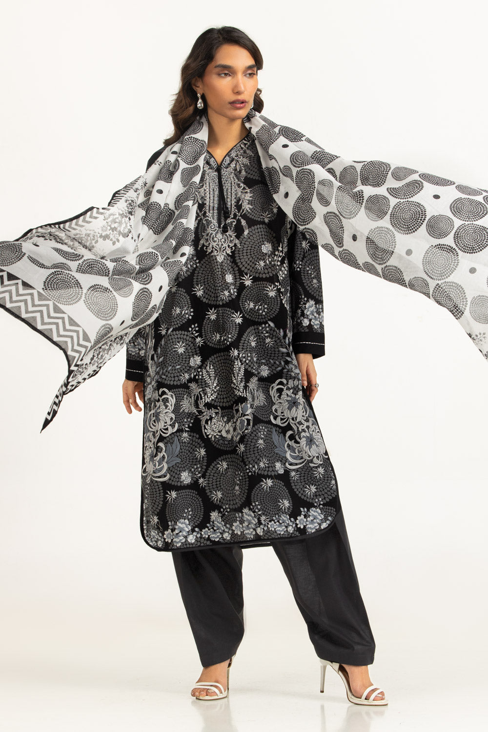 UAE-3PC Printed Lawn Suit IUSTKSD-2161
