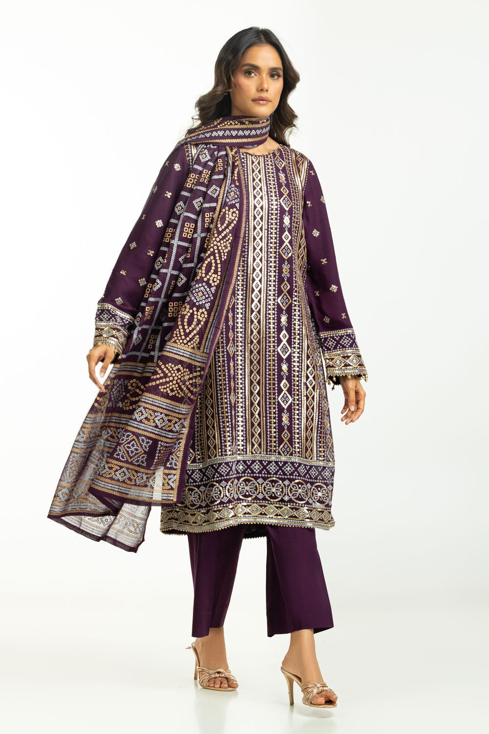 UAE-3PC Chiffon Embroidered Suit IUSTKSD-654