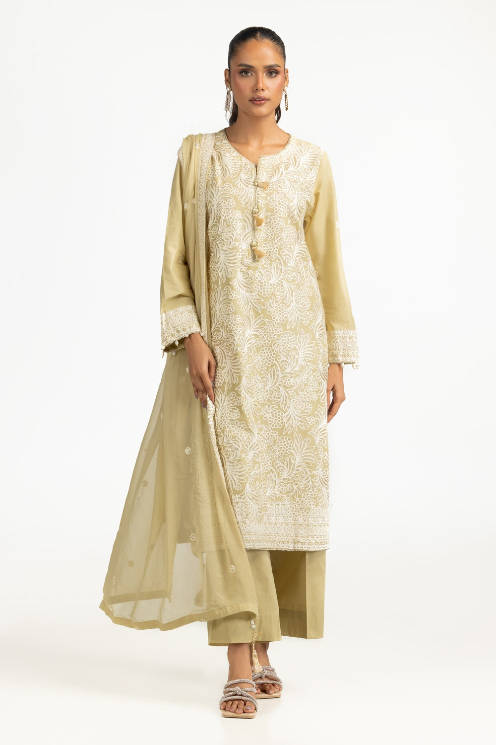 UAE-3PC Lawn Embroidered Suit IUSTKSD-768