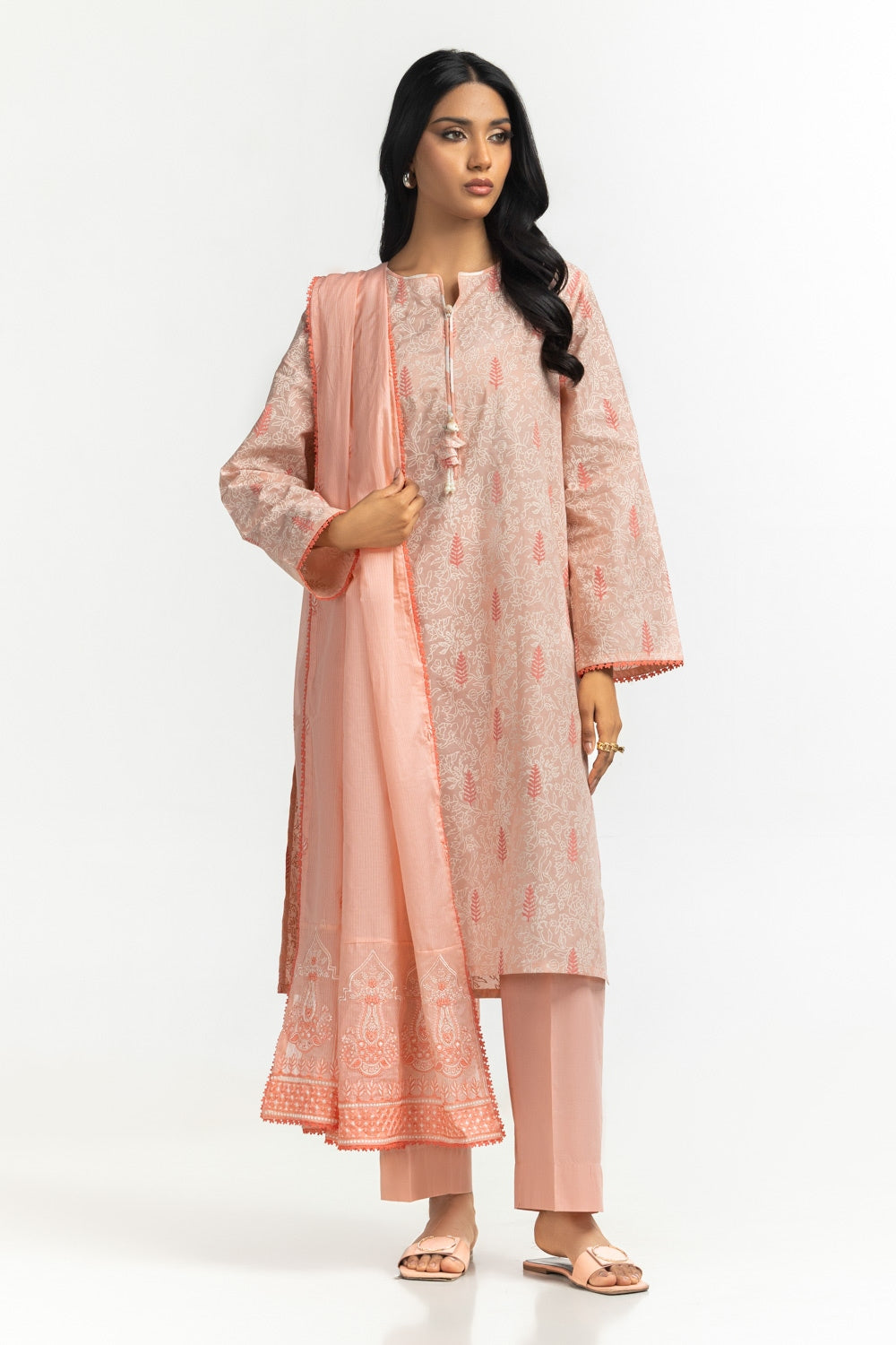 UAE-3PC Lawn Lacquer Printed Suit With Embroidered IUSTKSD-537