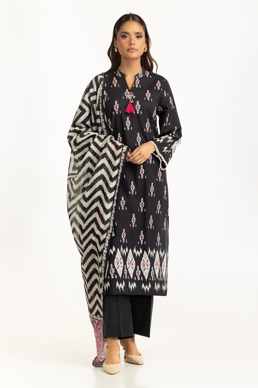 UAE-3PC Lawn Printed Suit IUSTKSD-1156