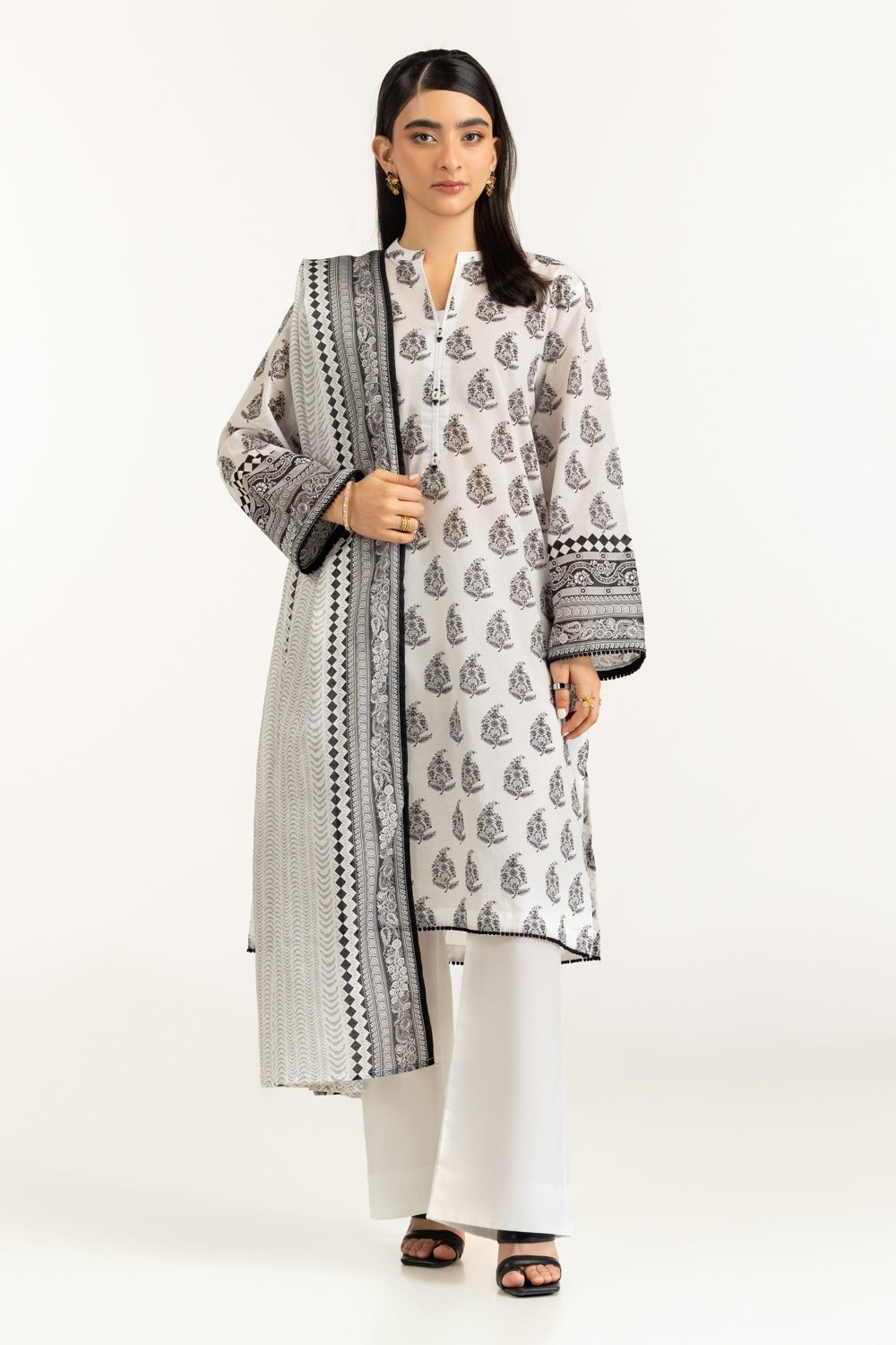 UAE-3PC Lawn Printed Suit IUSTKSD-1159