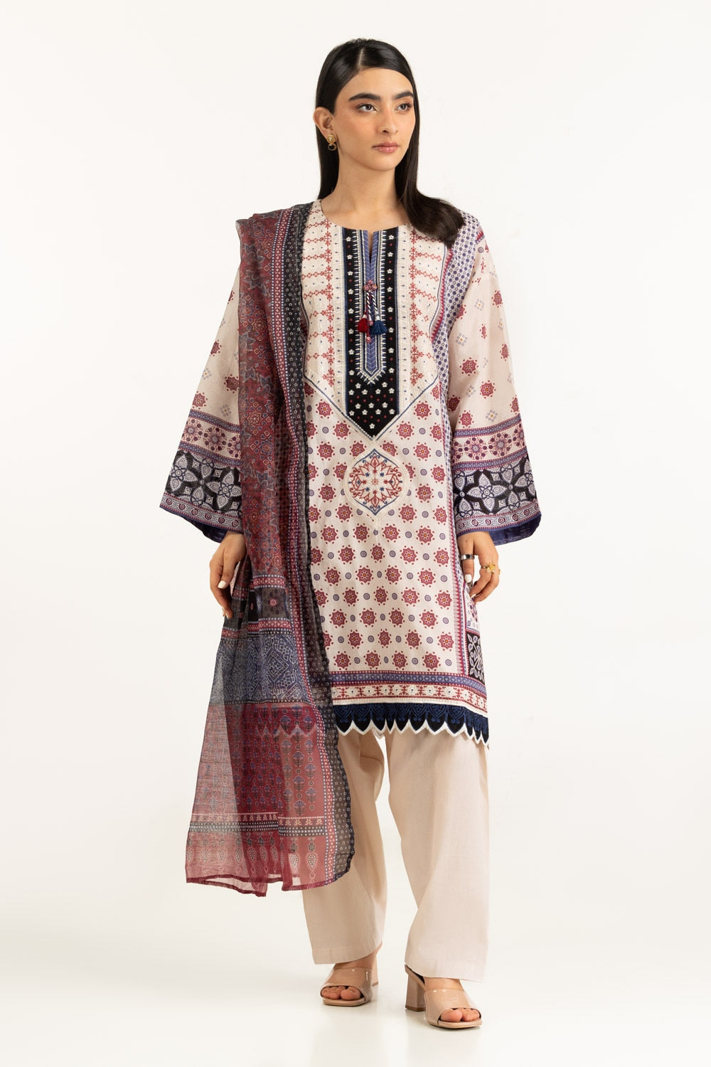 UAE-3PC Lawn Printed Suit With Embroidered IUSTKSD-1070