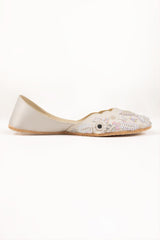 UAE-Women Off White khussa IFS-KHS25-006