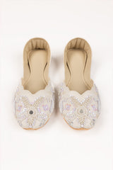 UAE-Women Off White khussa IFS-KHS25-006