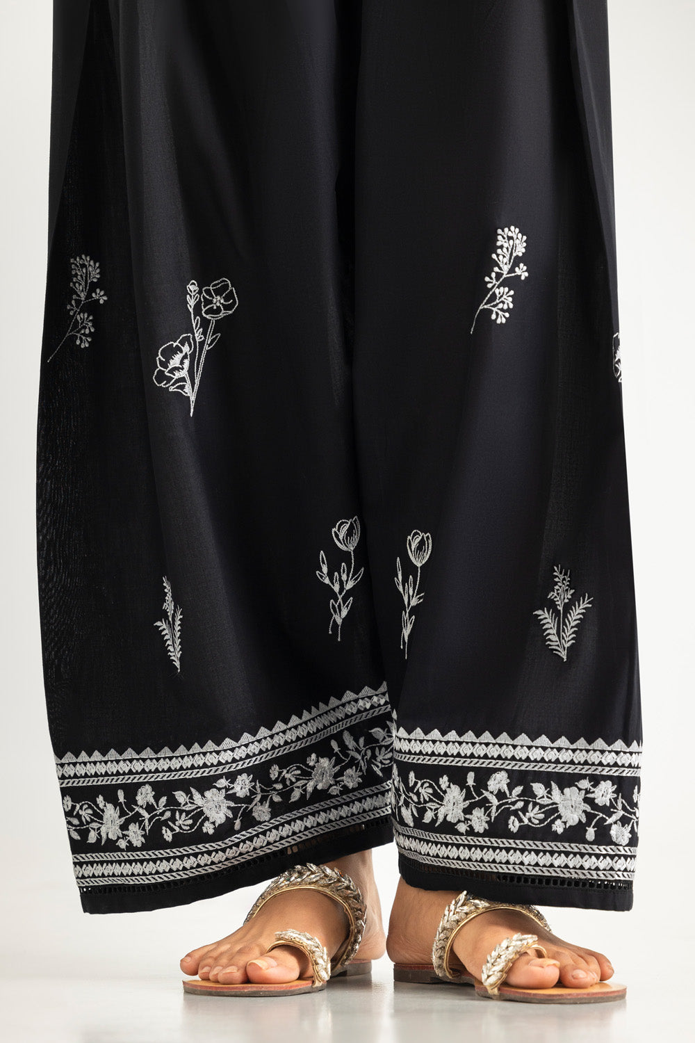 UAE-Cambric Embriodered Shalwar