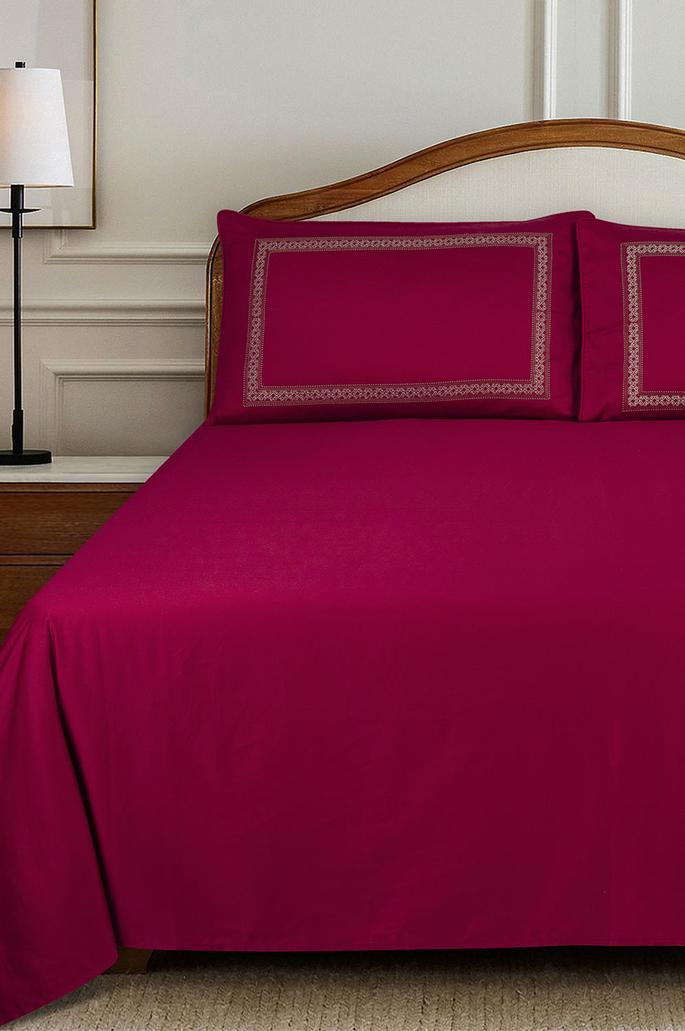 UAE-Carmine T-200 Embroidered Bed Sheet Set