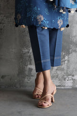 UAE-3 Piece Embroidered Printed Khaddar Suit with Embroidered Printed Khaddar Dupatta