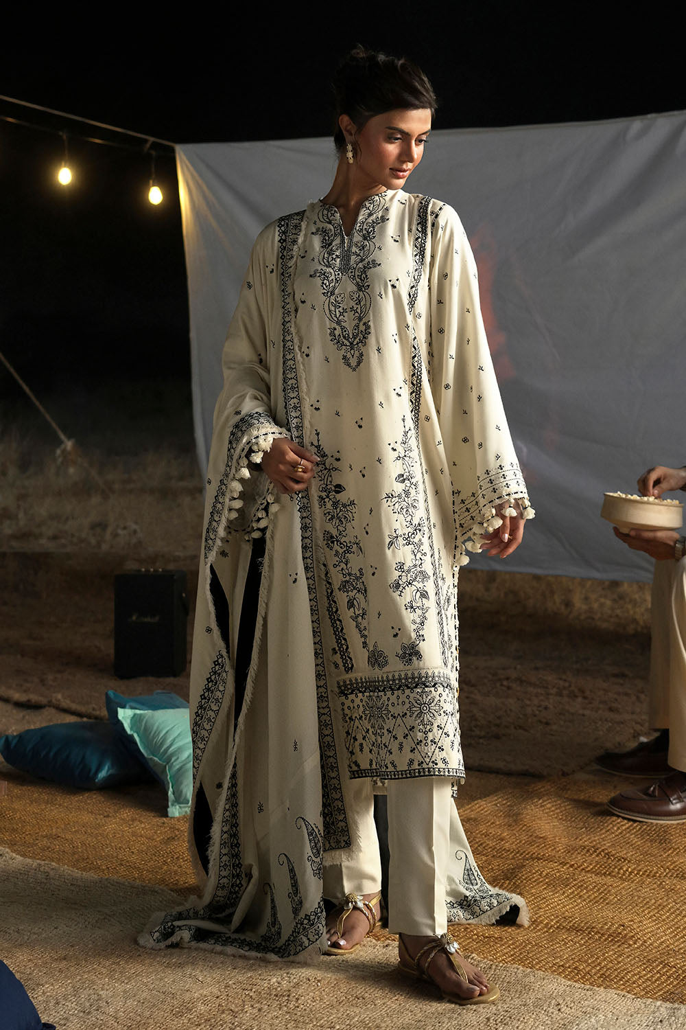 UAE-3 Piece Embroidered Karandi Suit with Embroidered Karandi Dupatta