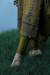 UAE-3 Piece Embroidered Pashmina Suit with Embroidered Pashmina Dupatta