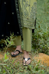 UAE-3 Piece Embroidered Pashmina Suit with Embroidered Pashmina Dupatta