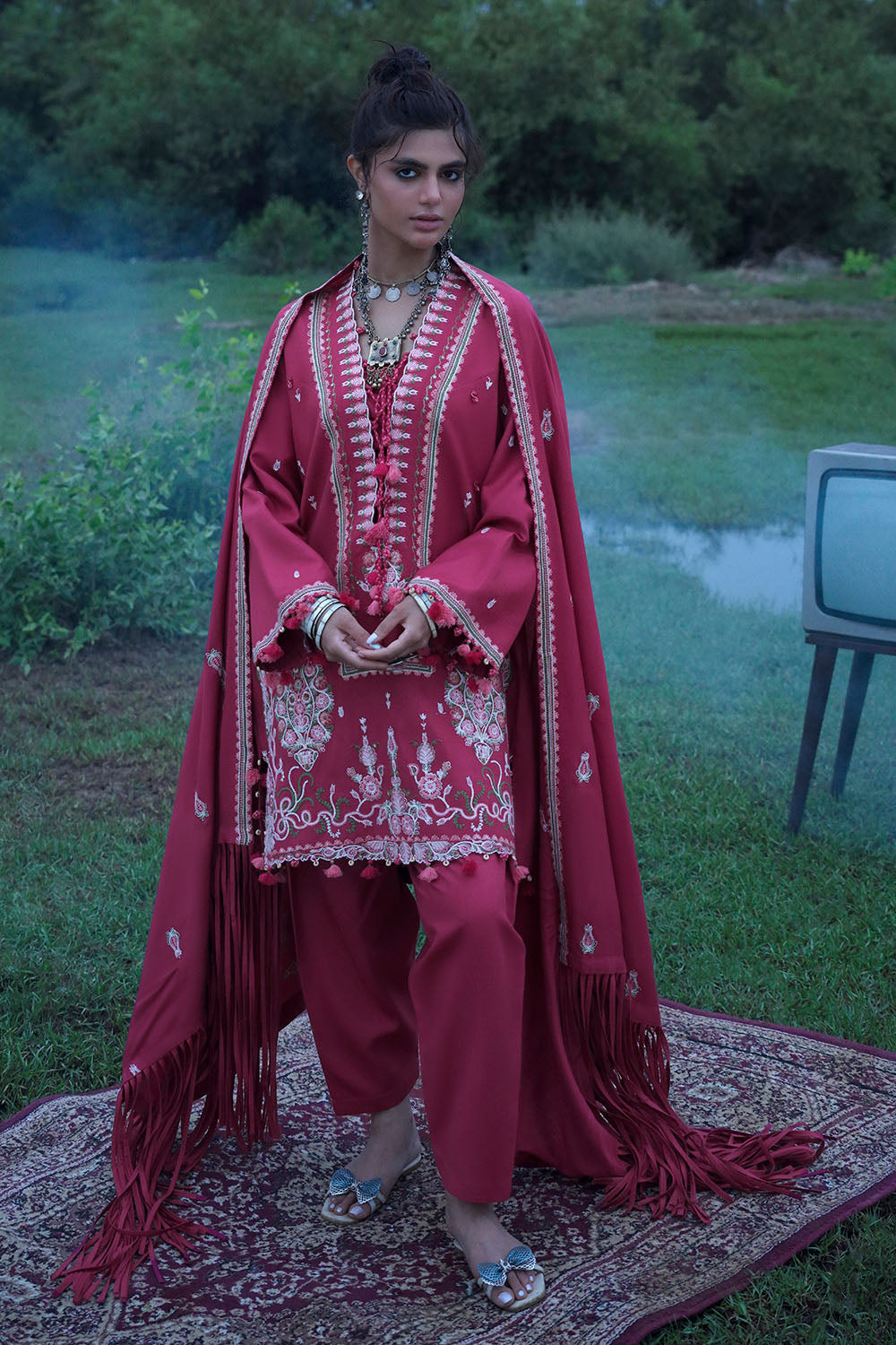 UAE-3 Piece Embroidered Pashmina Suit with Embroidered Pashmina Dupatta