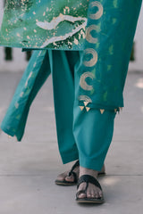 UAE-3 Piece Gold Printed Lawn Suit with Embroidered Lacquer Printed Dupatta CL-52512