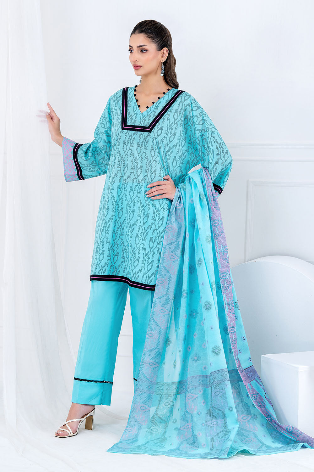 UAE-3 Piece Printed Lawn Suit with Jacquard Dupatta