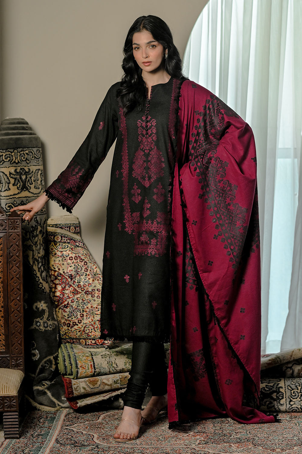 UAE-3 Piece Karandi Velvet Jacquard Suit