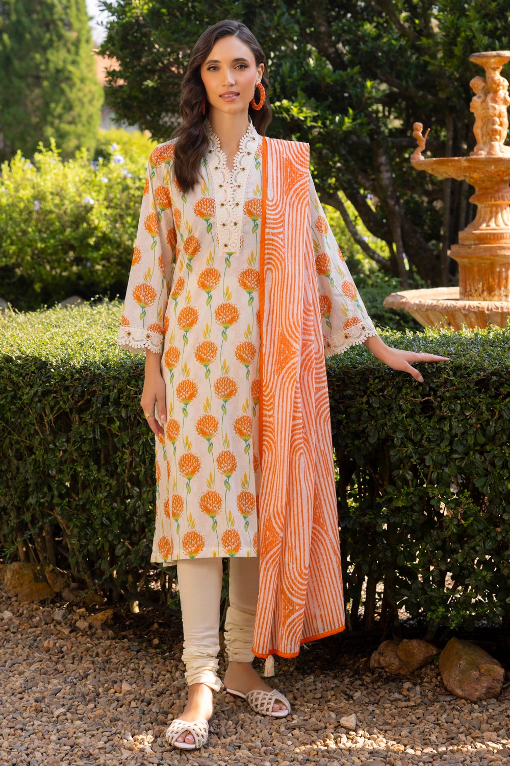 UAE-3 Piece Printed Lawn suit with Lace