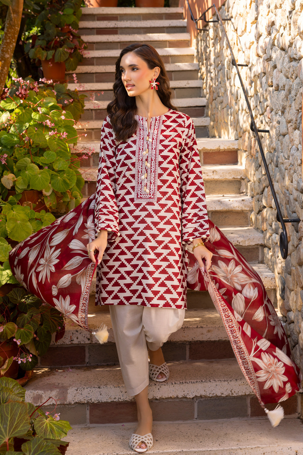 UAE-3 Piece Printed Lawn suit with Embroidered Organza Neckline