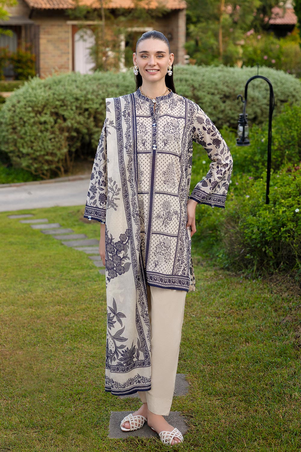 UAE-3 PIece Printed Lawn Suit