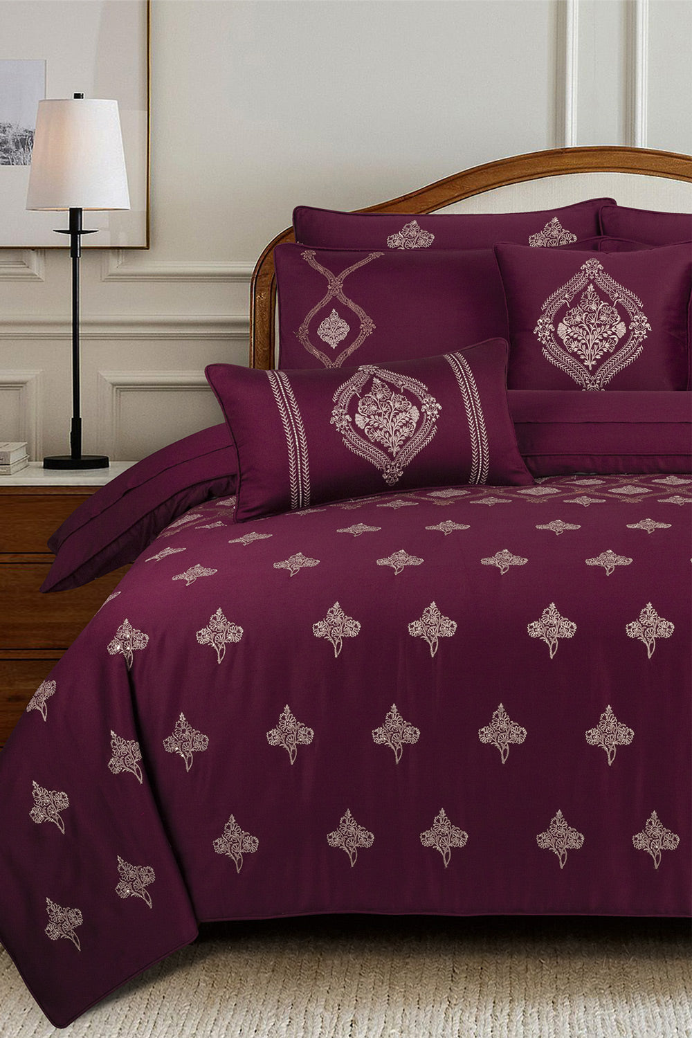 UAE-Mahogany T-200 Embroidered Quilt Cover Set