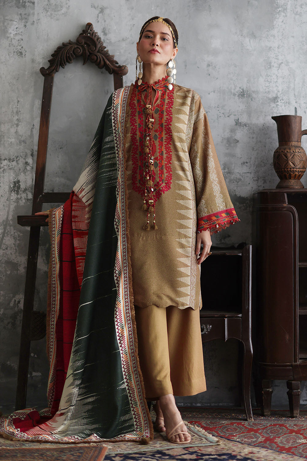 UAE-3 Piece Embroidered Printed Karandi Suit with Printed Karandi Dupatta