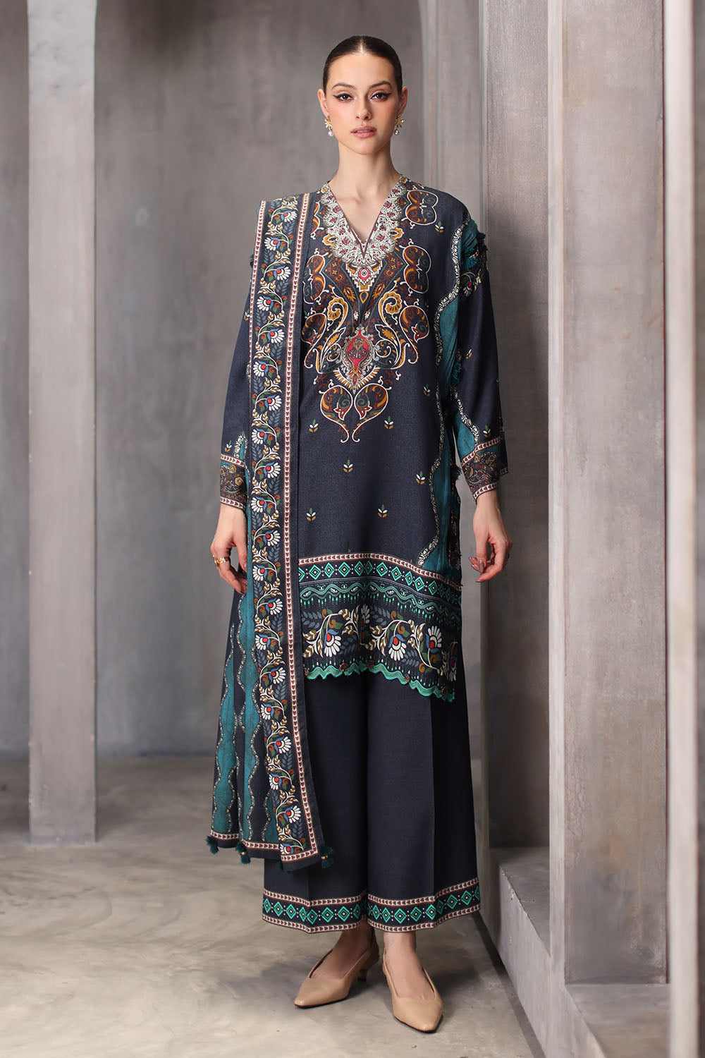 UAE-3 Piece Printed Karandi Suit with Printed Karandi Dupatta