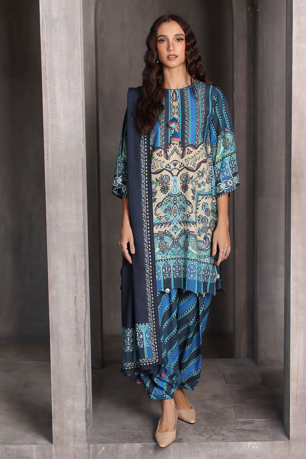 UAE-3 Piece Printed Karandi Suit with Printed Karandi Dupatta
