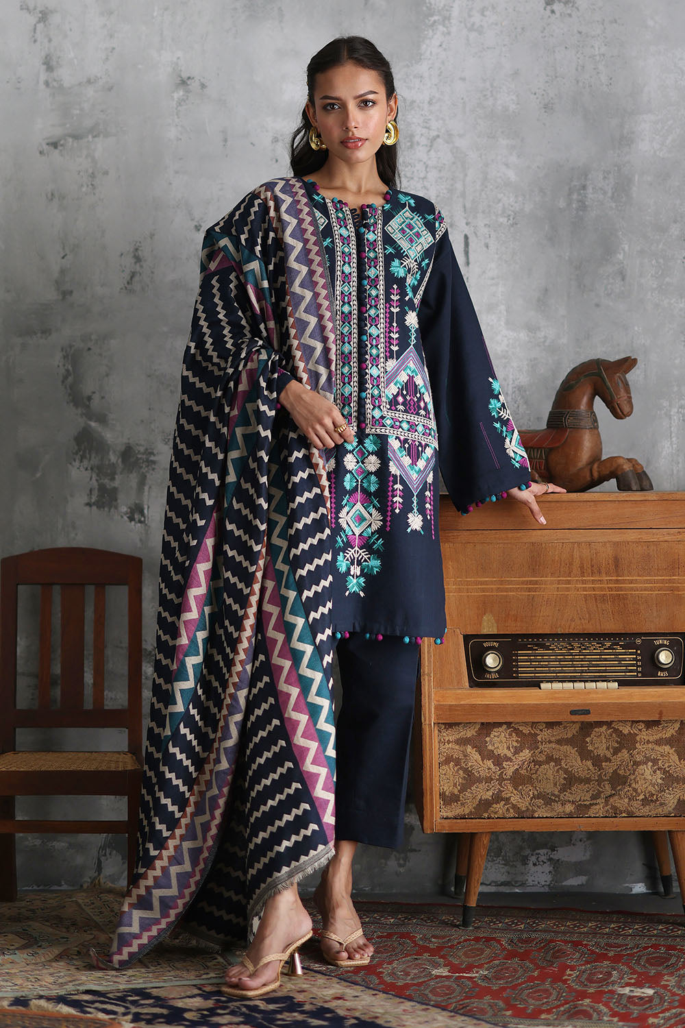 UAE-3 Piece Embroidered Khaddar Suit with Pashmina Jacquard Dupatta