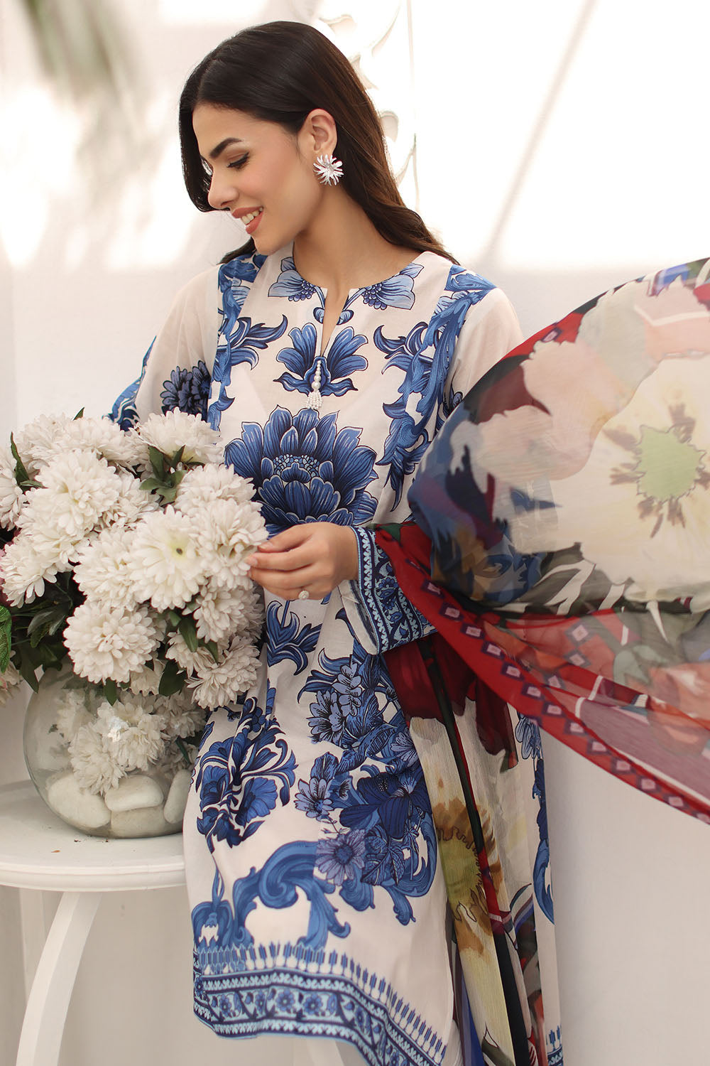 UAE-3 Piece Printed Lawn Suit with Chiffon Dupatta