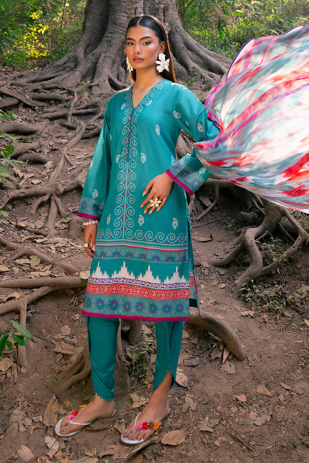 UAE-3 Piece Printed Lawn Suit with Chiffon Dupatta
