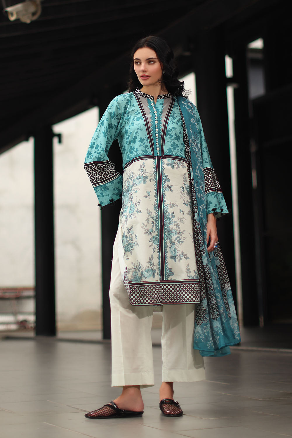 UAE-3 Piece Printed Lawn Suit with Printed Chiffon Dupatta