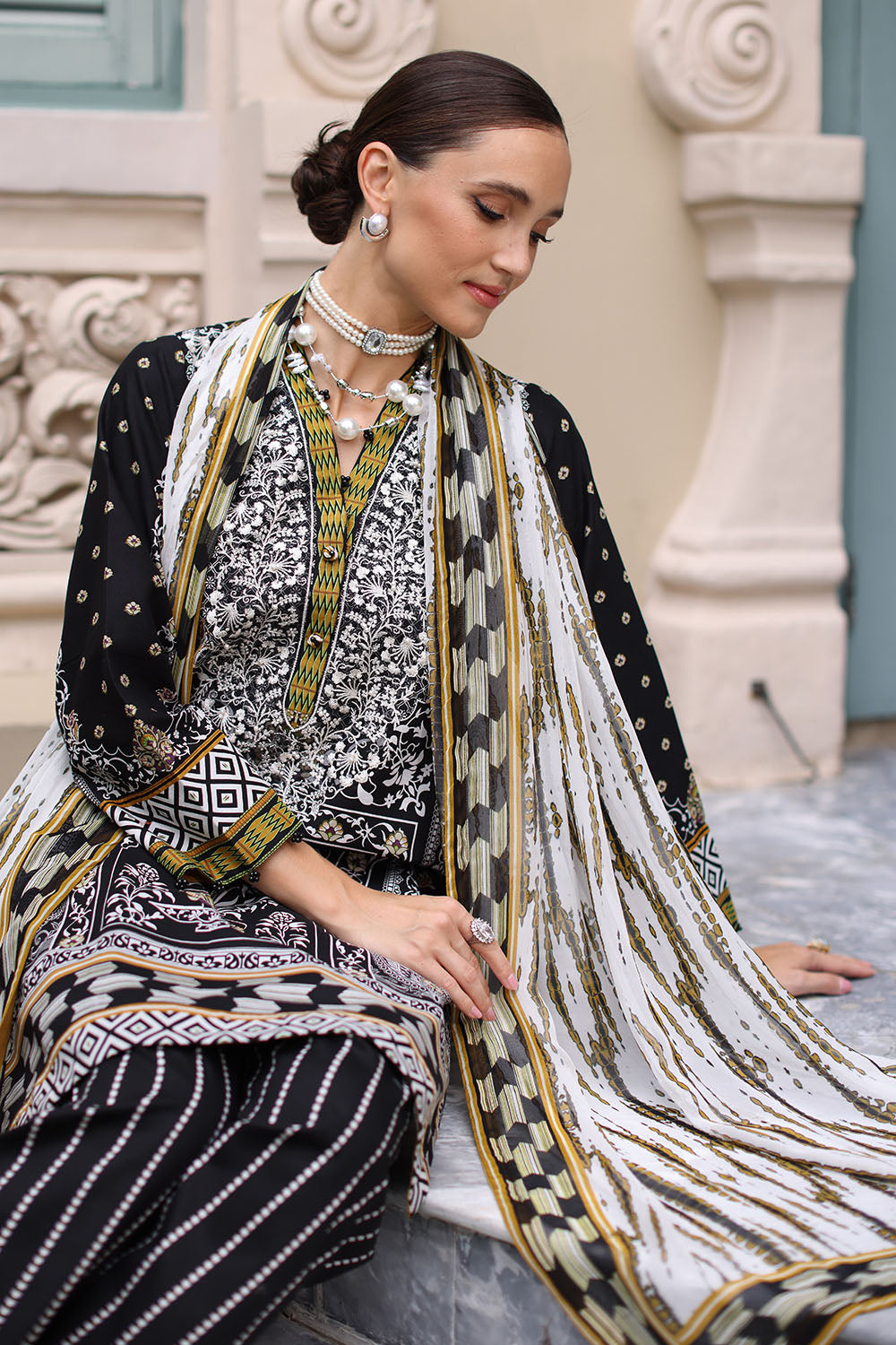 UAE-3 Piece Printed Lawn Suit with Chiffon Dupatta