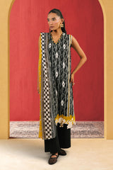 UAE-3 Piece Embroidered Printed Cotton Suit with Printed Denting Lawn Dupatta