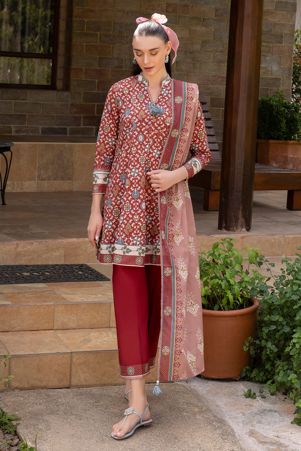 UAE-3 Piece Printed Cambric Suit with Lawn Dupatta